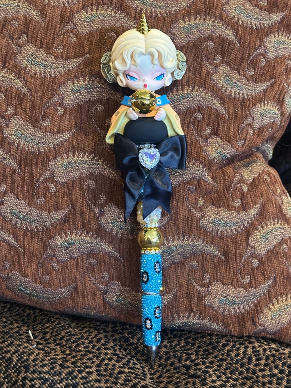 Gorgeous Hand Crafted Pen with an Authentic  DoDo Sugar Nami as the Focal